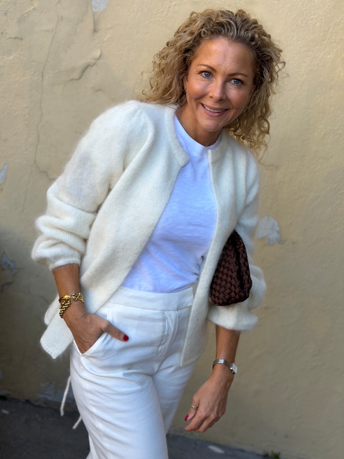 Ella & il Fredrikke Chunky Cardigan Bright White – Mohaircardigan med belte