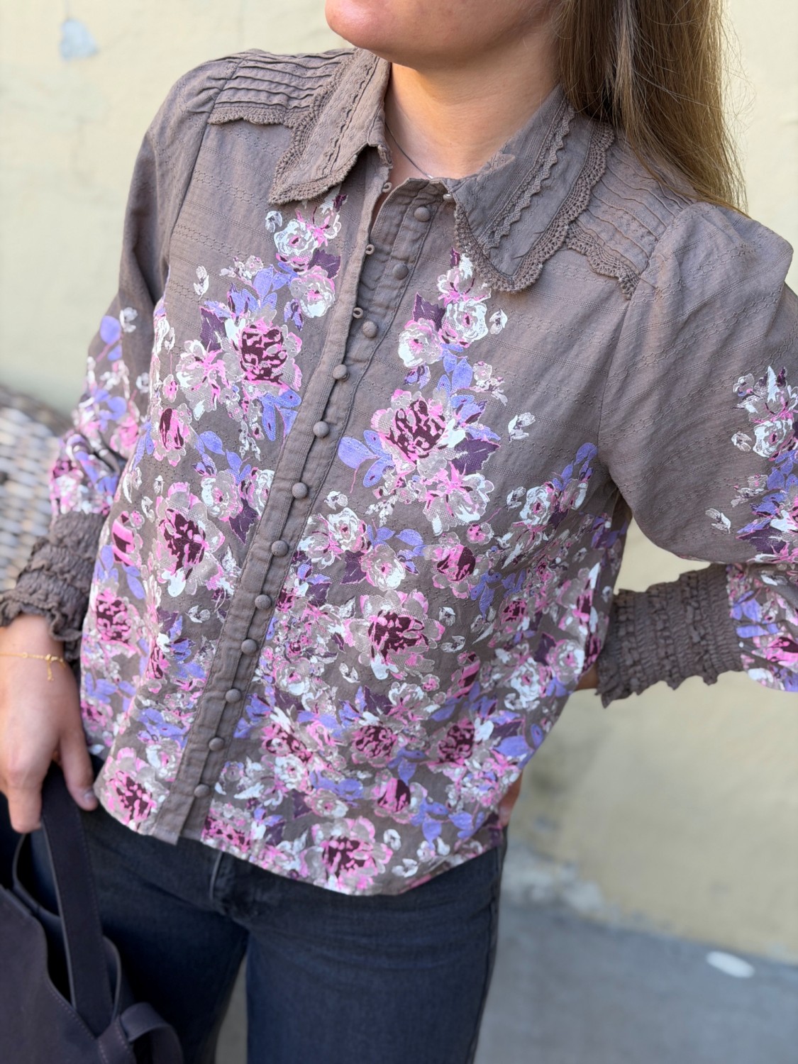 YAS Somellu LS Shirt Brown – Brun blomstrete skjorte i 100 % bomull