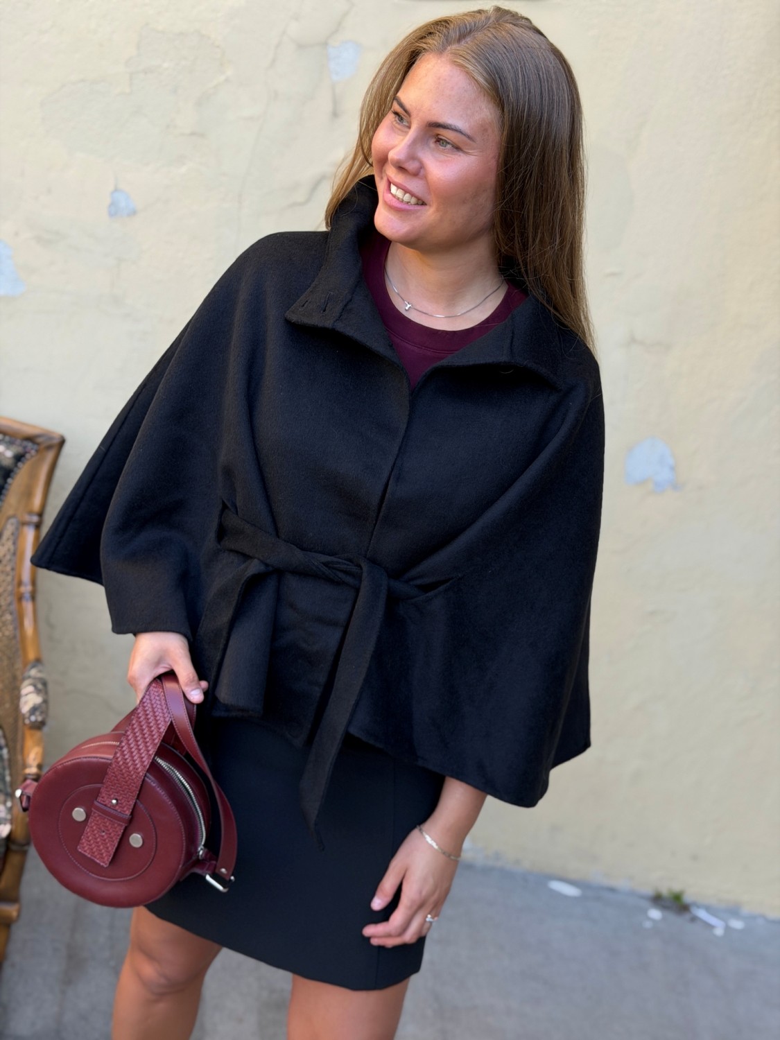 YAS Almio Handmade Wool Blend Jacket Black – Sort cape-/ponchojakke med ull