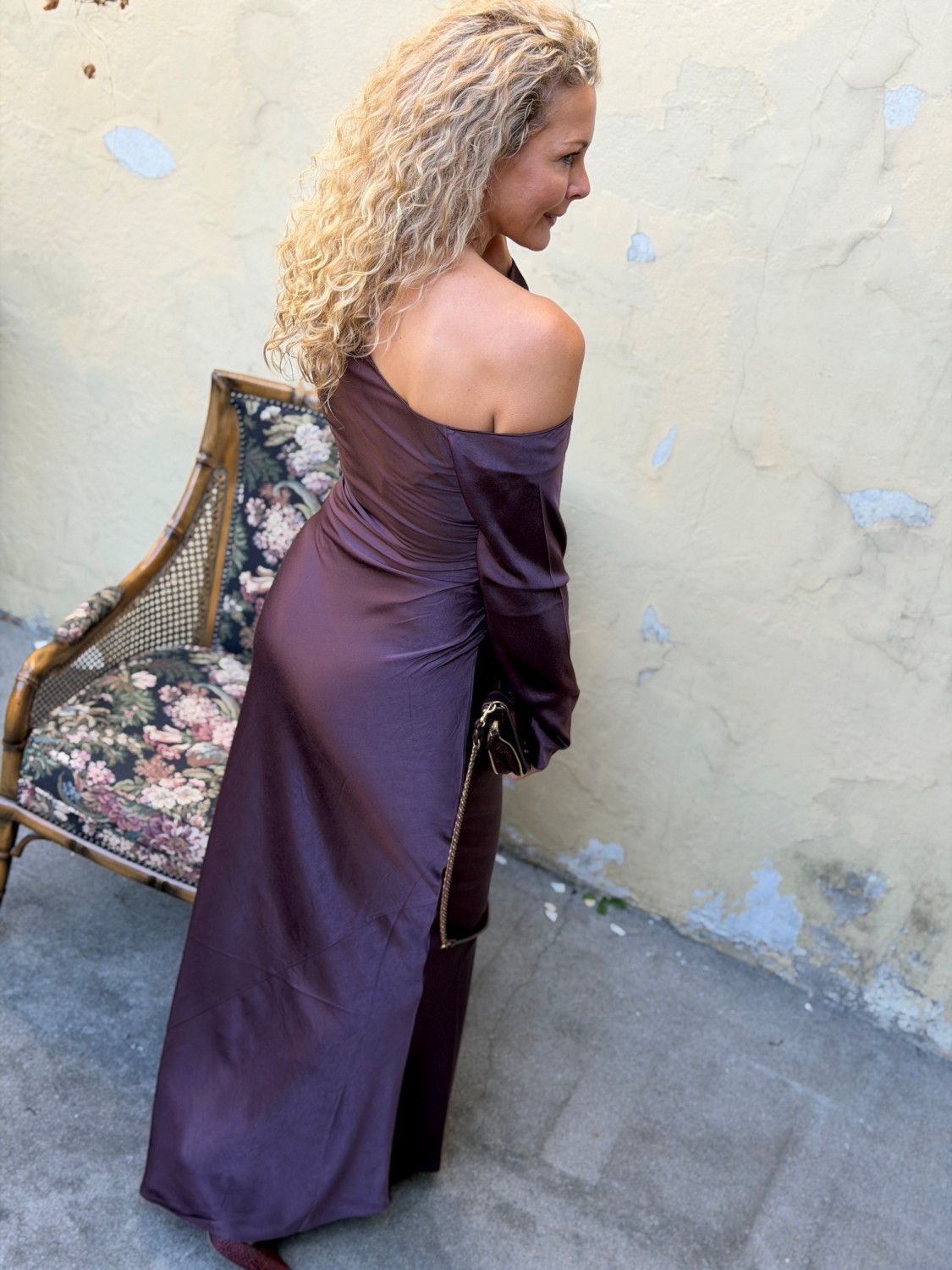 Urban Pioneers Montana Dress Plum Perfect – Plommefarget maxikjole med drapert midje