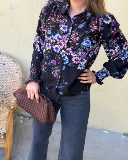 YAS Tilera Shirt Black Tilly – Sort blomstrete skjorte med blondedetaljer