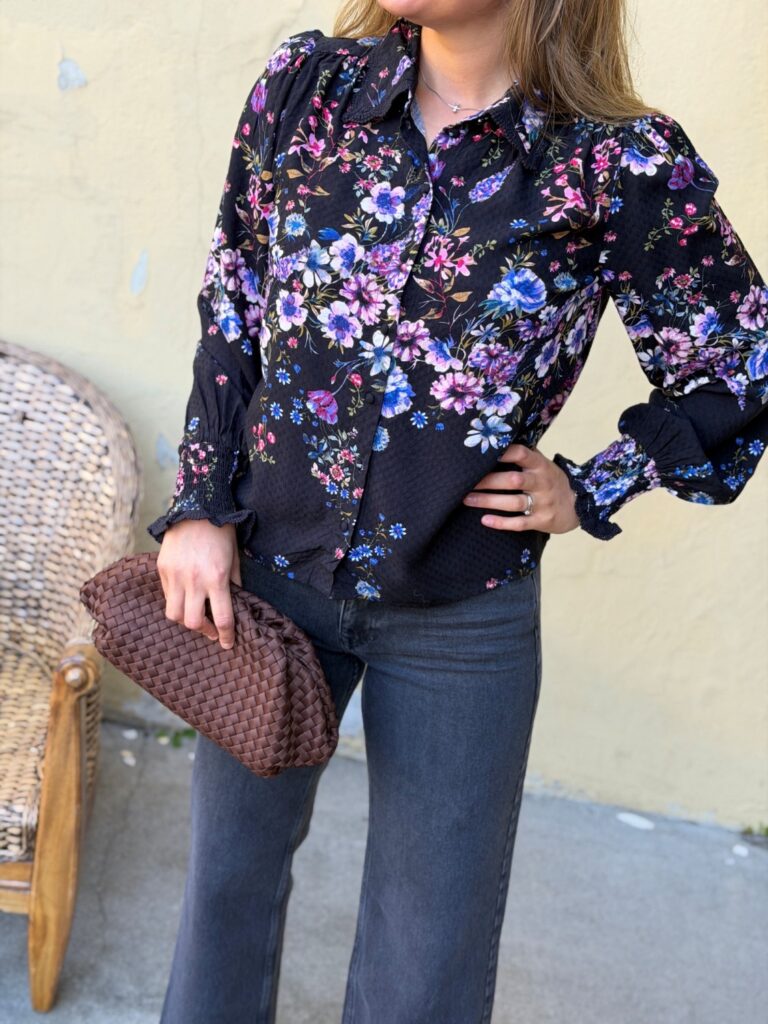 YAS Tilera Shirt Black Tilly – Sort blomstrete skjorte med blondedetaljer