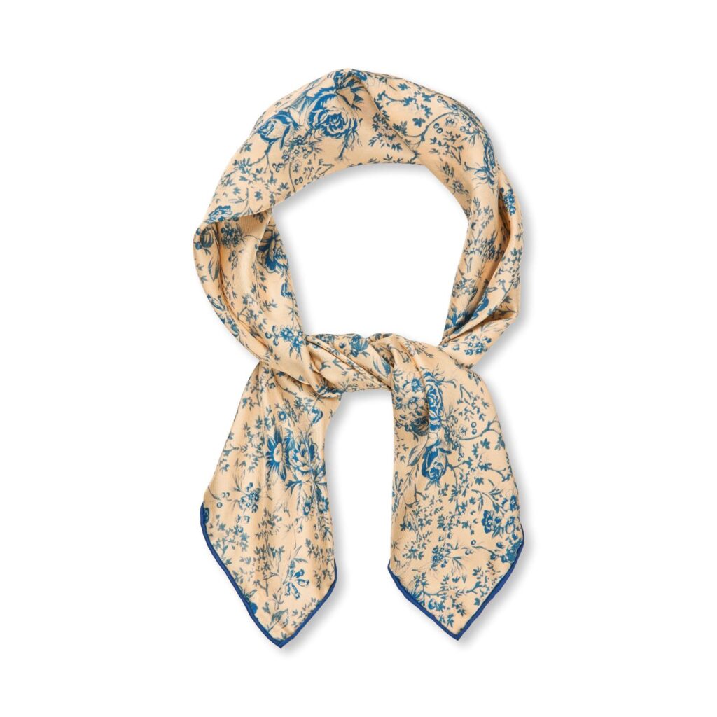 Tapis Noir Classical Small Gloria Scarf 67×67