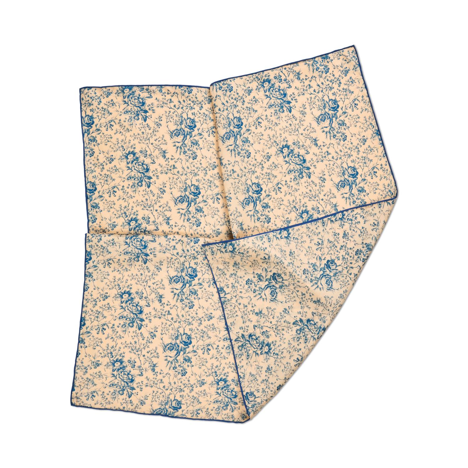 Tapis Noir Classical Small Gloria Scarf 67x67