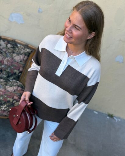 Grace & Mila Astre Pique Sable – Beige stripete genser med polokrage