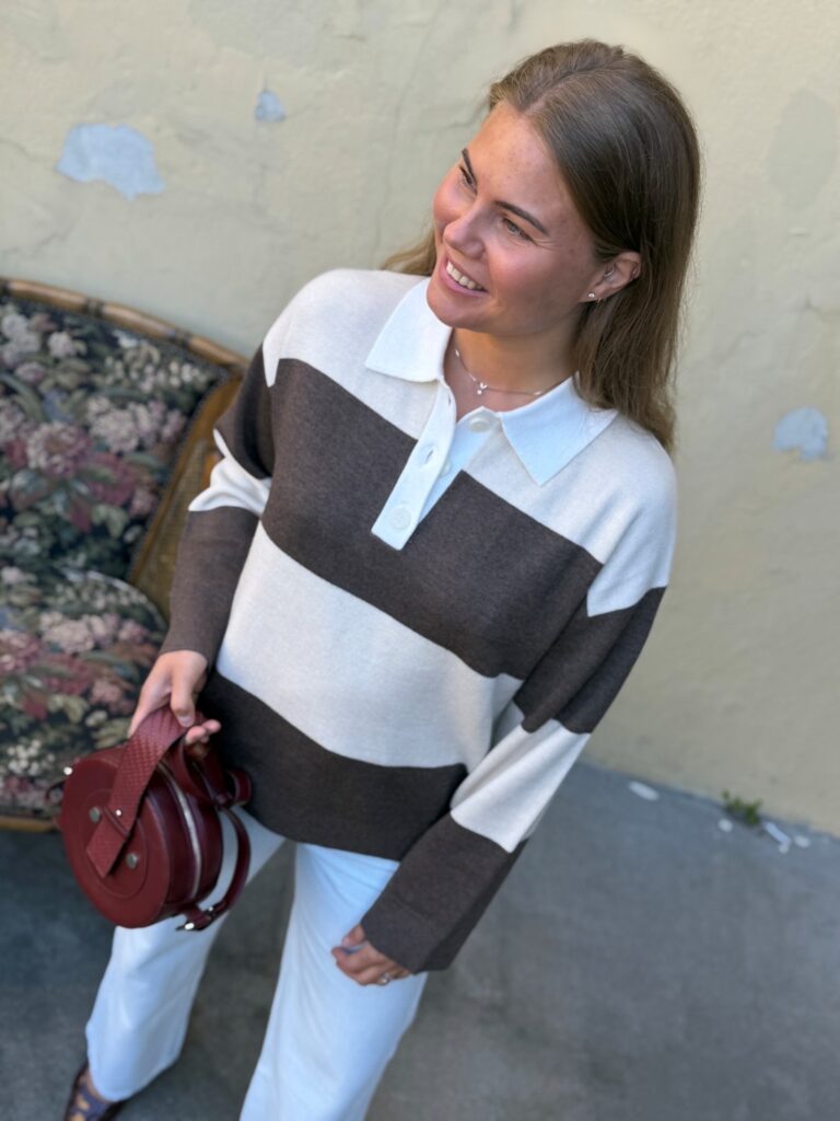 Grace & Mila Astre Pique Sable – Beige stripete genser med polokrage
