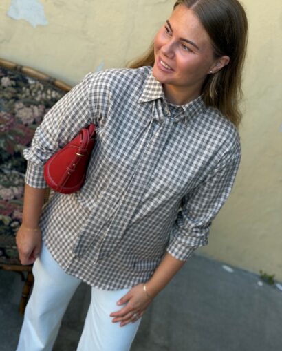 Grace & Mila Ayla Shirt Sable – Rutete bomullsskjorte med knytekrage