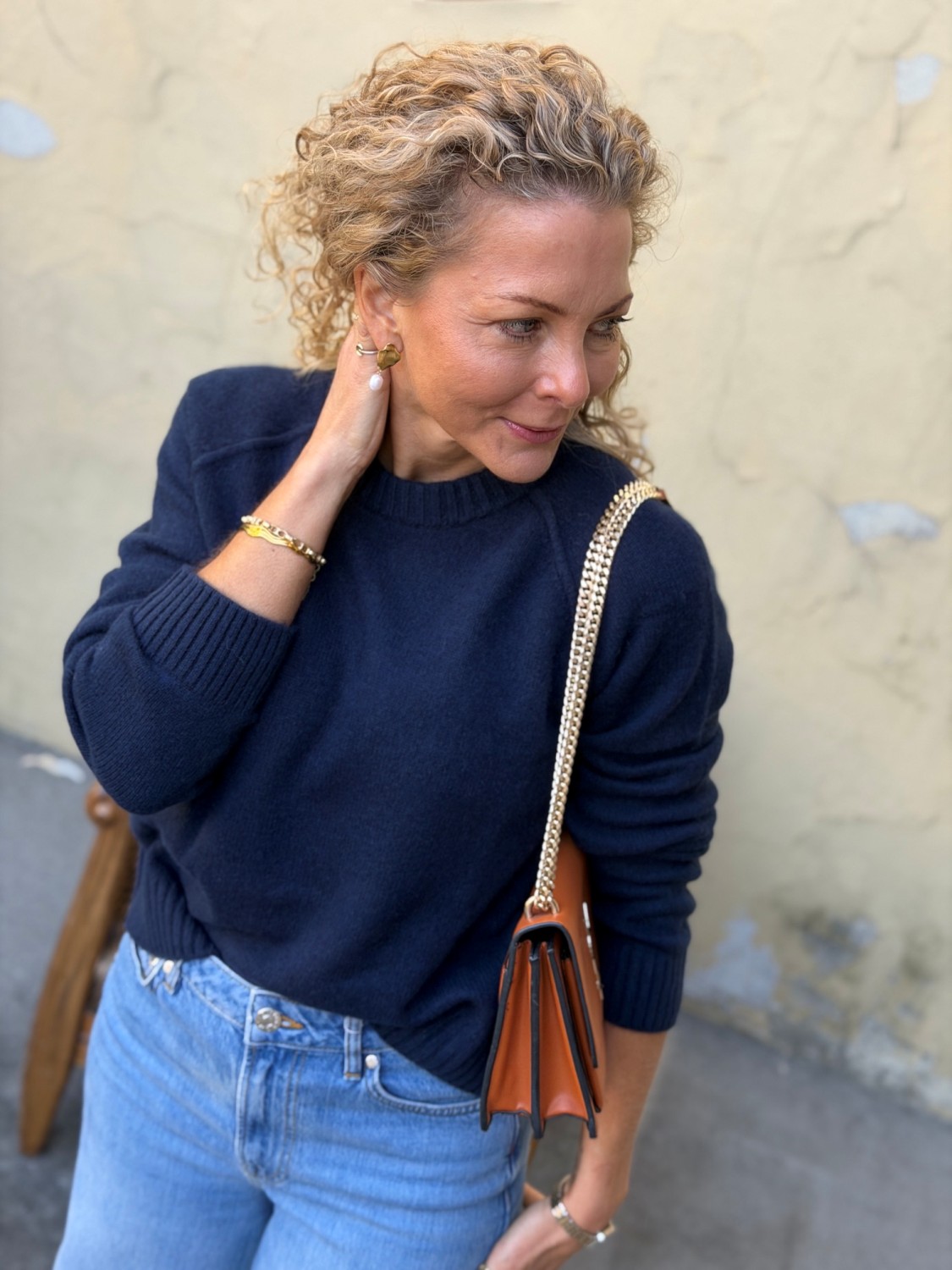 Six Ames Annie Sweater Night Sky – Mørkeblå genser i 100 % kasjmir