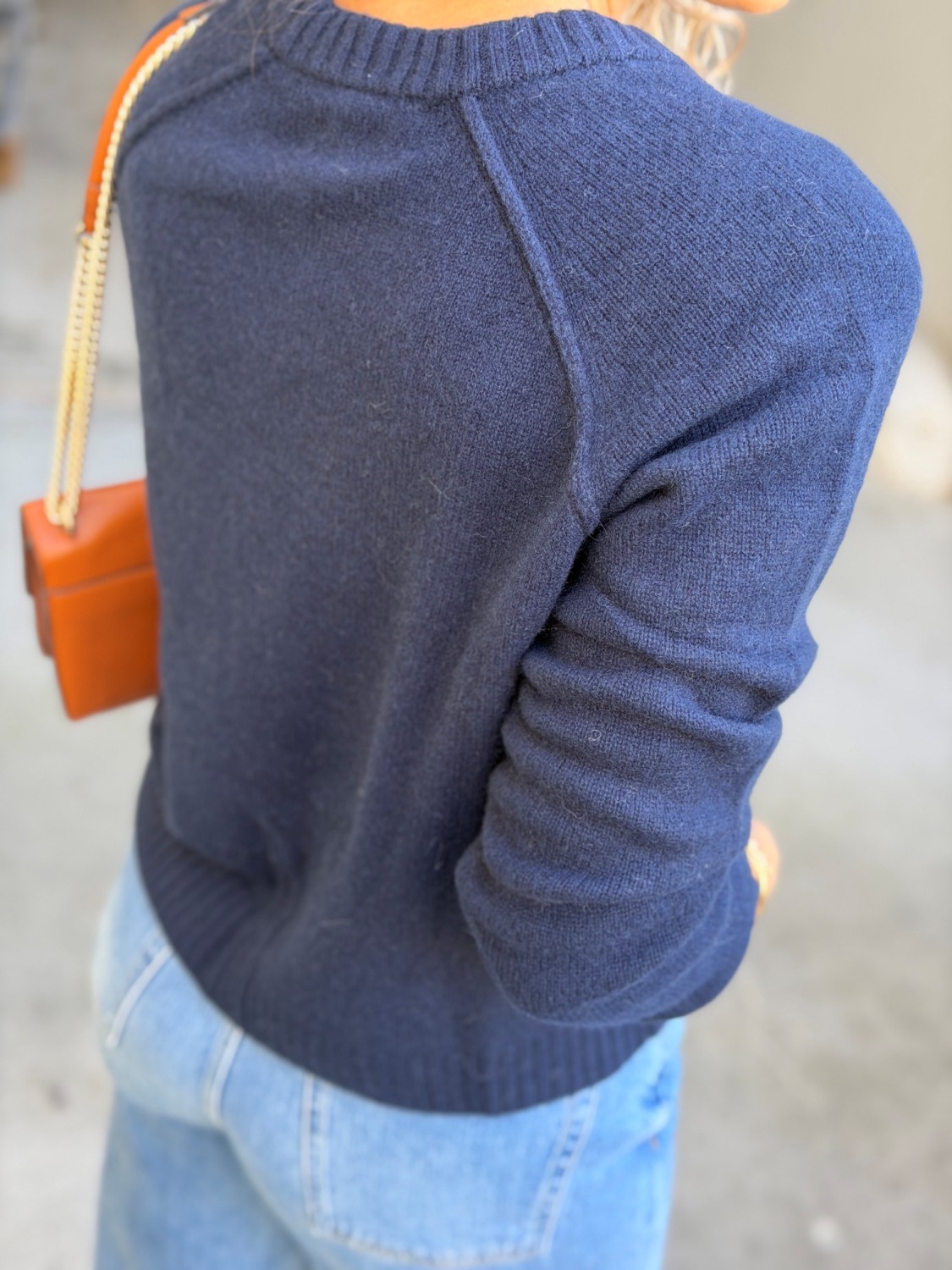 Six Ames Annie Sweater Night Sky – Mørkeblå genser i 100 % kasjmir