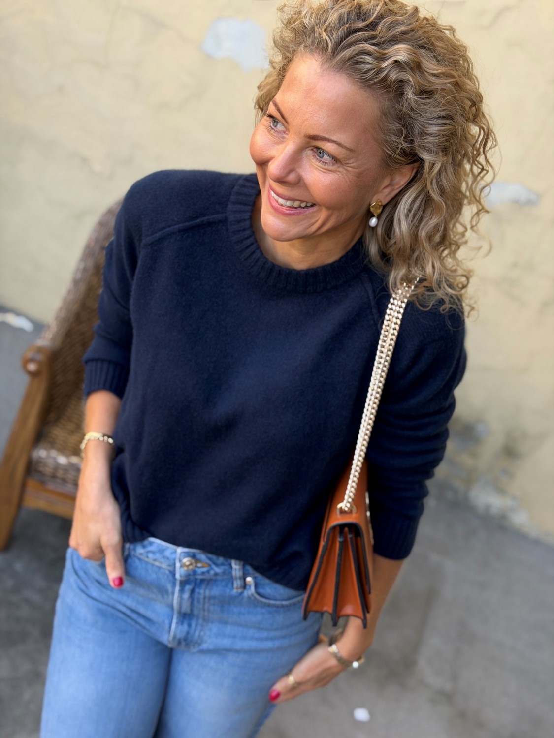 Six Ames Annie Sweater Night Sky – Mørkeblå genser i 100 % kasjmir
