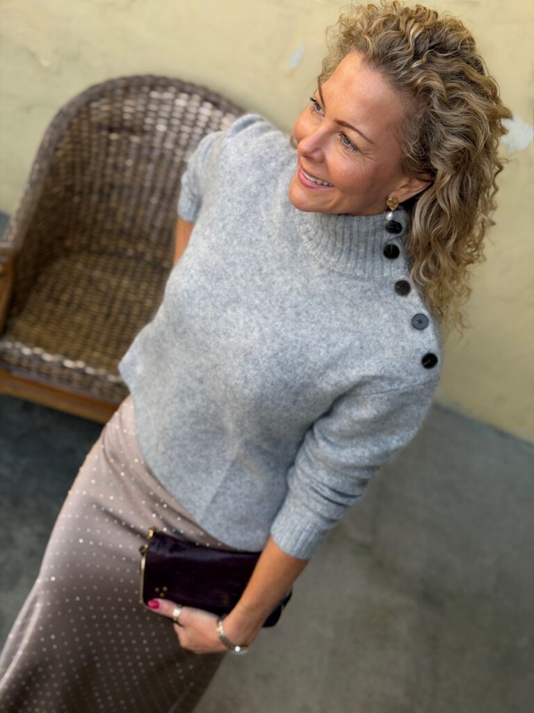 Six Ames Cilia Titanium Grey Melange – Grå genser i 100 % raccoon wool