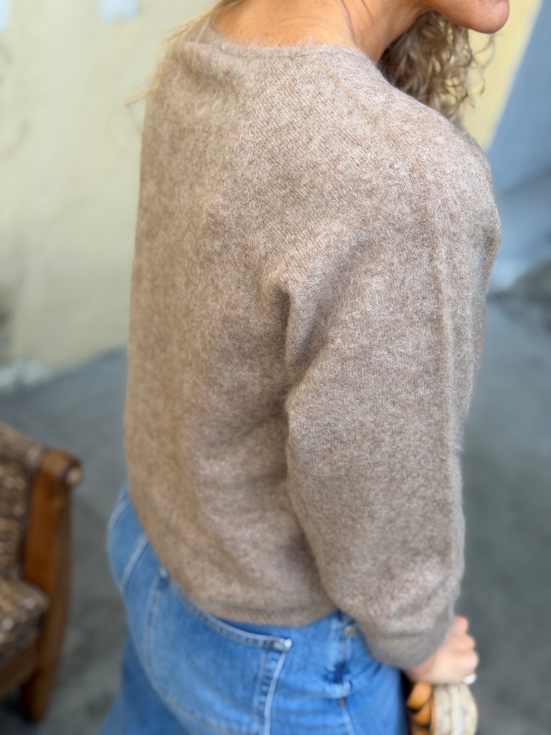 Urban Pioneers Boudica Sweater Sand Brown – Hårete ullgenser med kasjmir