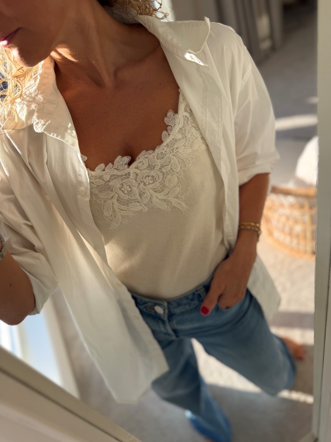 Urban Pioneers Indira Top Ivory – Stroppetopp i ull og kasjmir med blonder