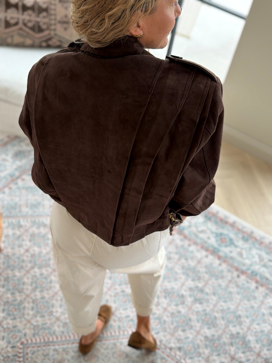 My Essential Wardrobe Petra Suede Pleat Jacket – Semsket brun skinnjakke