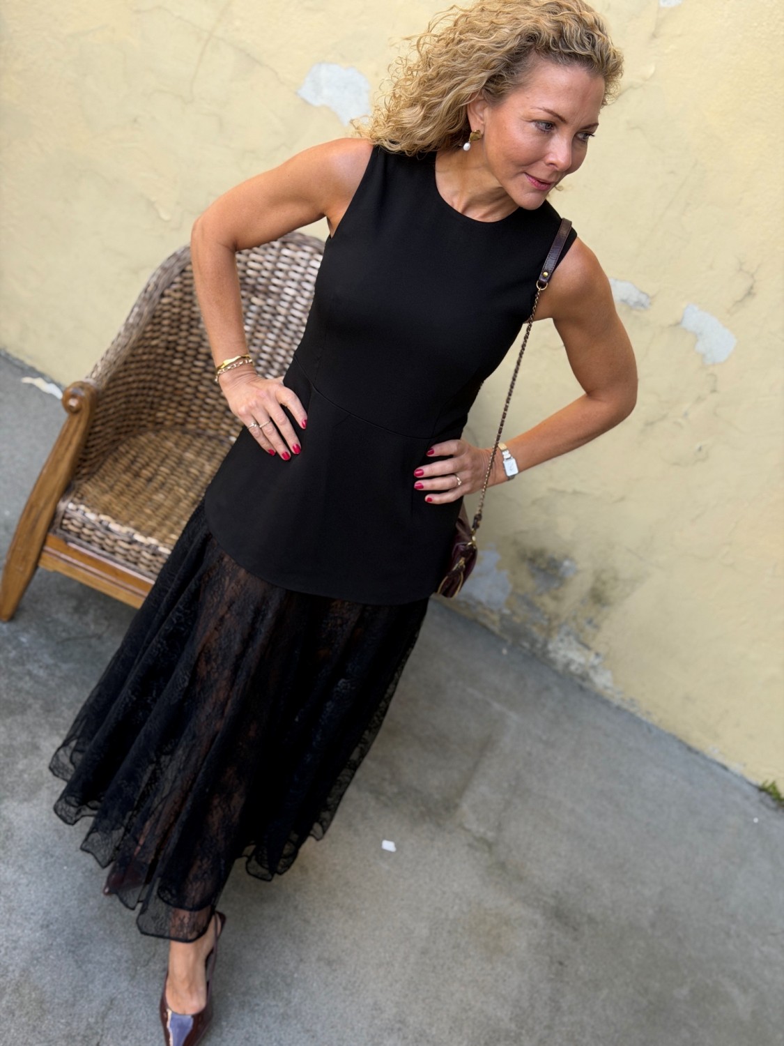 Helene Studios Alessia Dress Black – Lang sort kjole med blondeskjørt