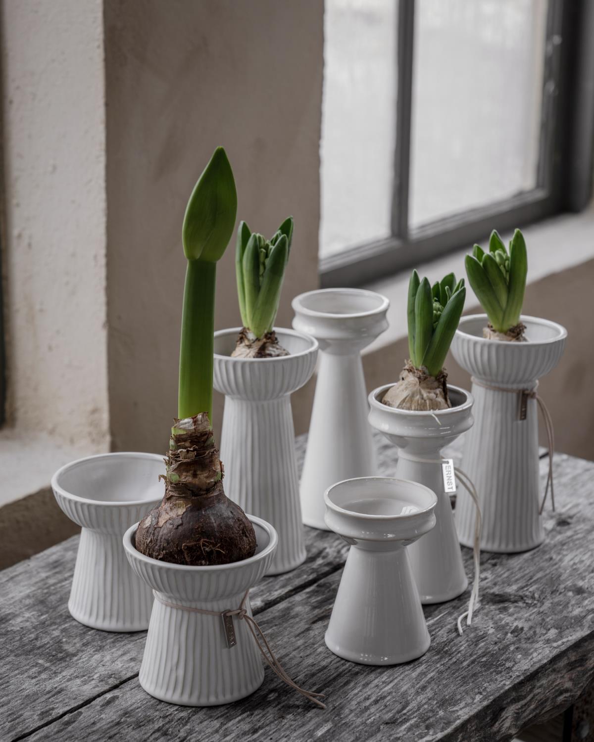 ERNST Løkvase Naturhvit 12 cm - Liten vase i steingods