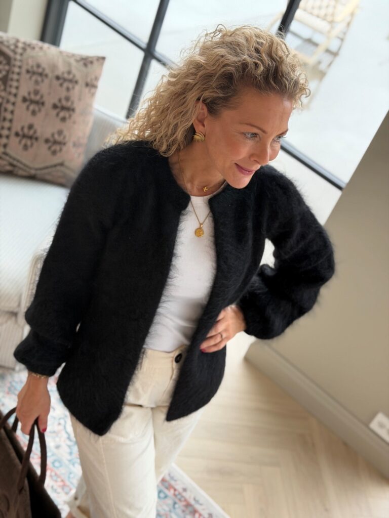 Ella & il Fredrikke Chunky Cardigan Black – Mohairjakke med knytebelte