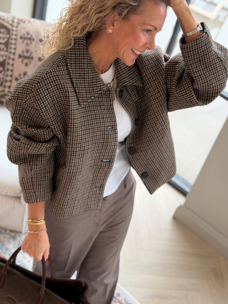 Grace & Mila Arthur Jacket Coffee – Kort rutete ulljakke