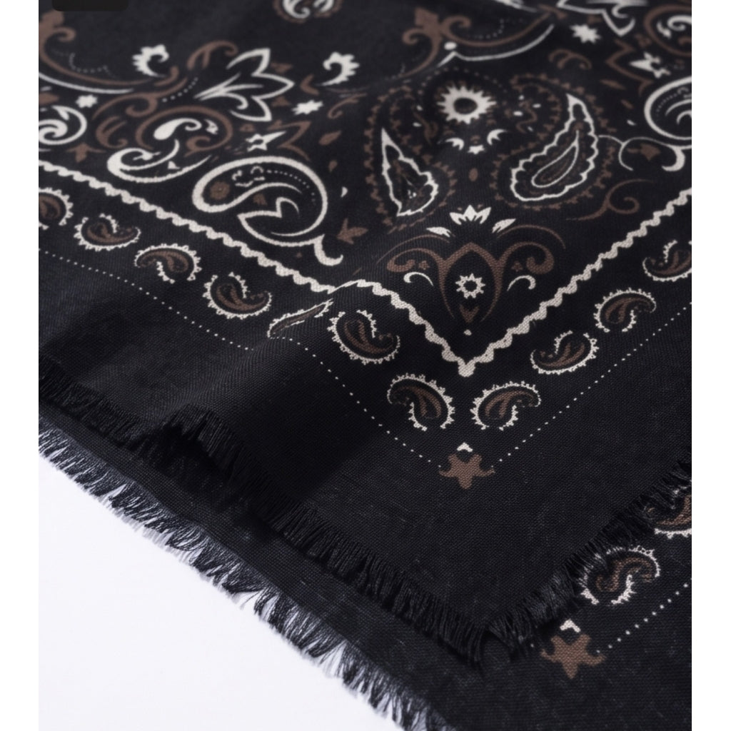 Endless El Paso Skjerf Sort – Stort paisleyskjerf