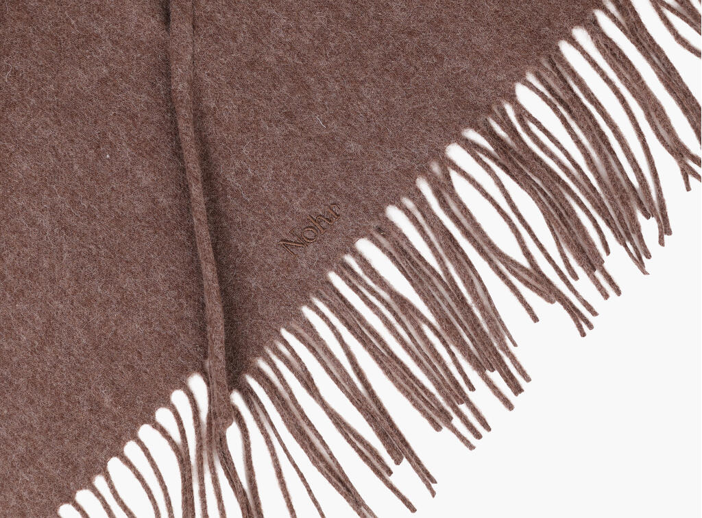 Nohr Oda Wool Triangle Scarf - Trekantskjerf i ull med frynser