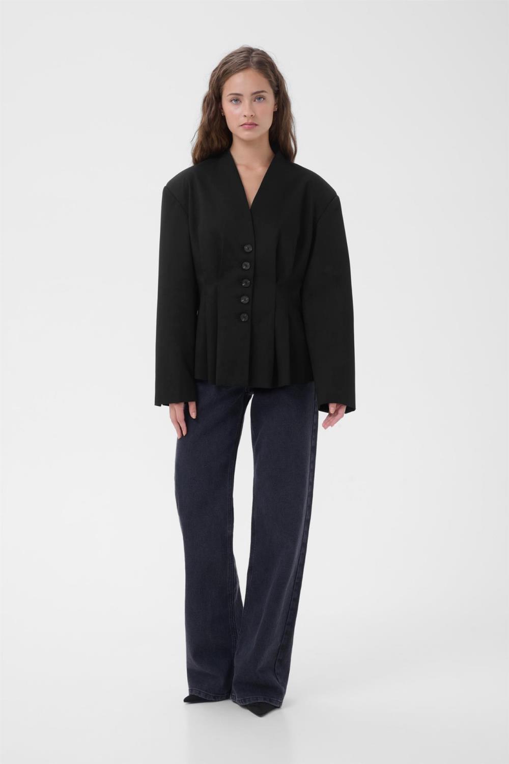 My Essential Wardrobe Evelina Shaped Blazer Black