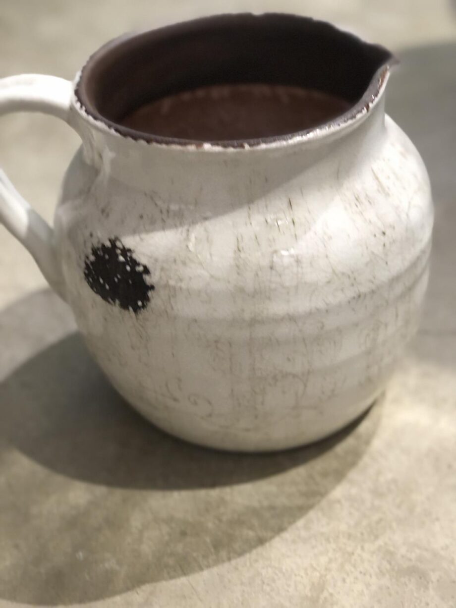 MARGARETHA Pitcher L White