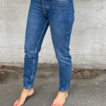 Tomorrow Denim Hepburn mom wash Bright Orlando