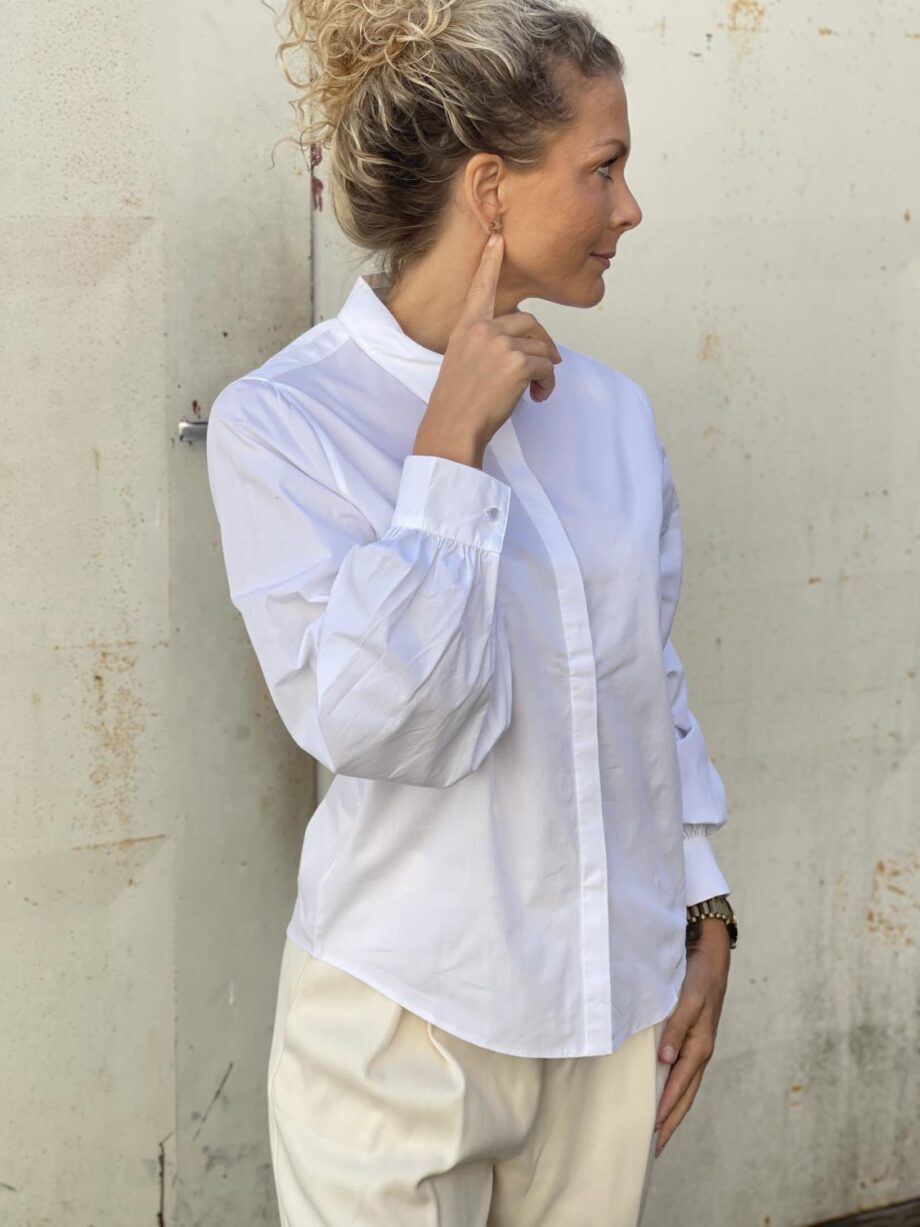 Untold Stories Bleeker Solid Blouse
